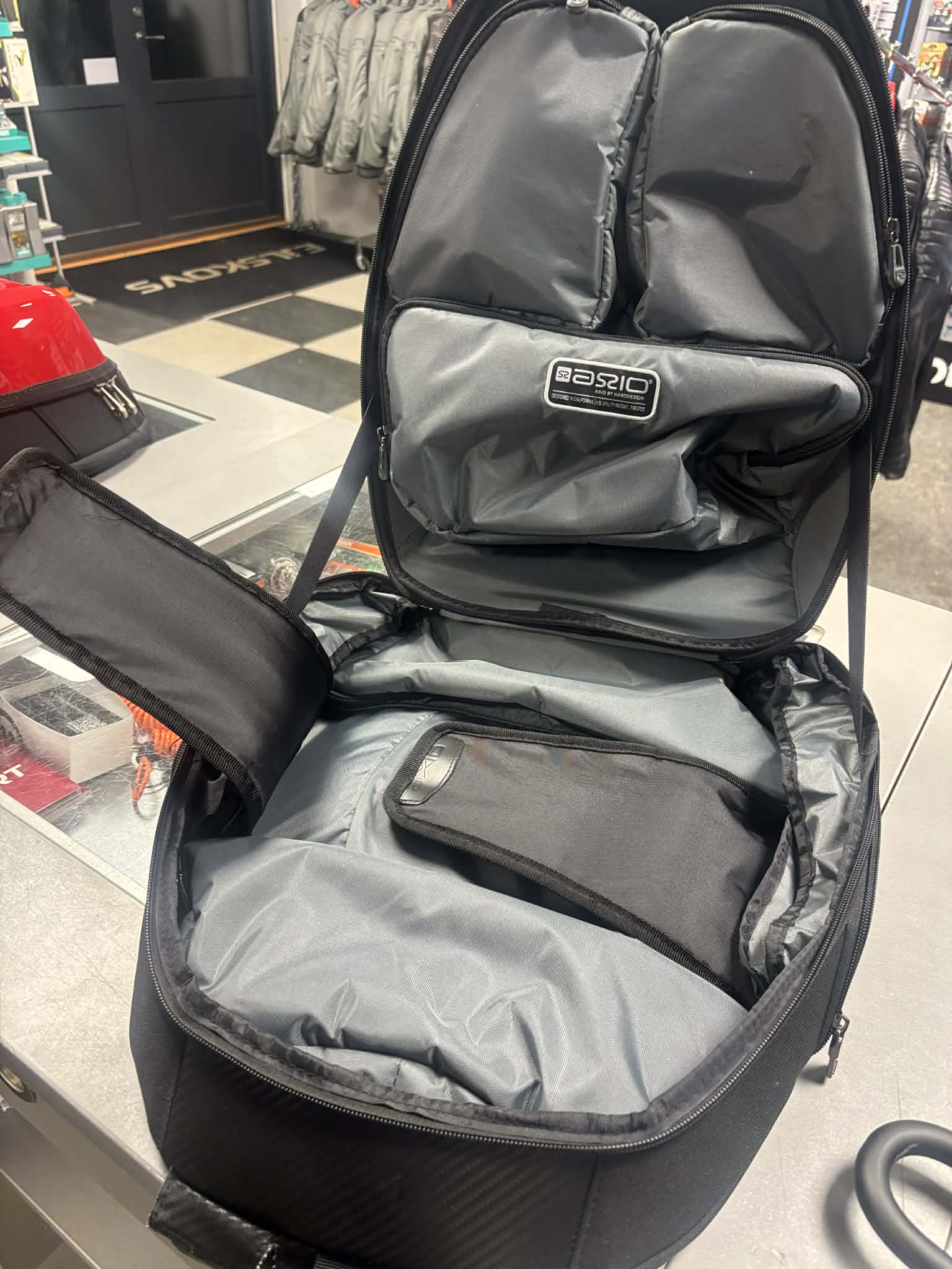 Axio Magnet Tanktaske matt carbon Magnet