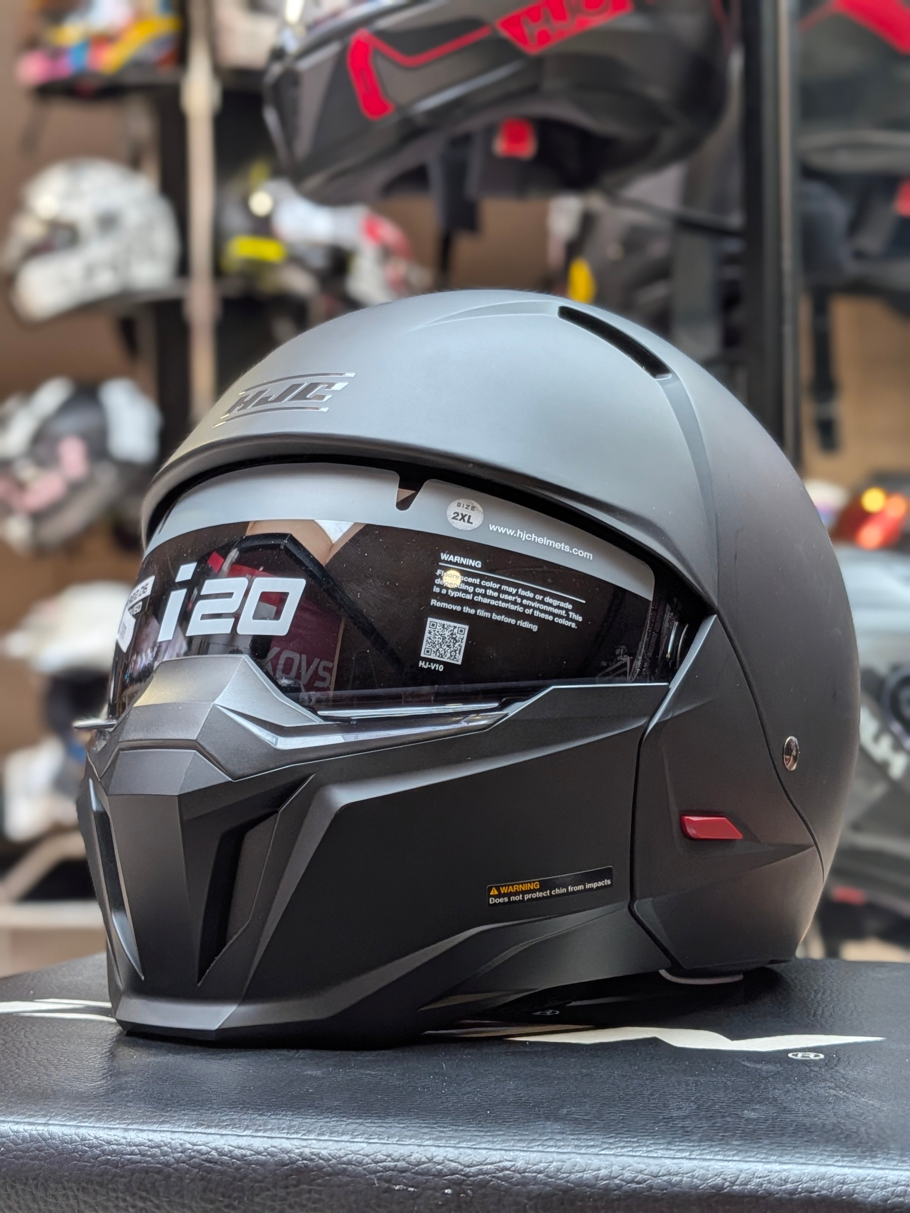 HJC i20 Semi Flat Pilot Sort