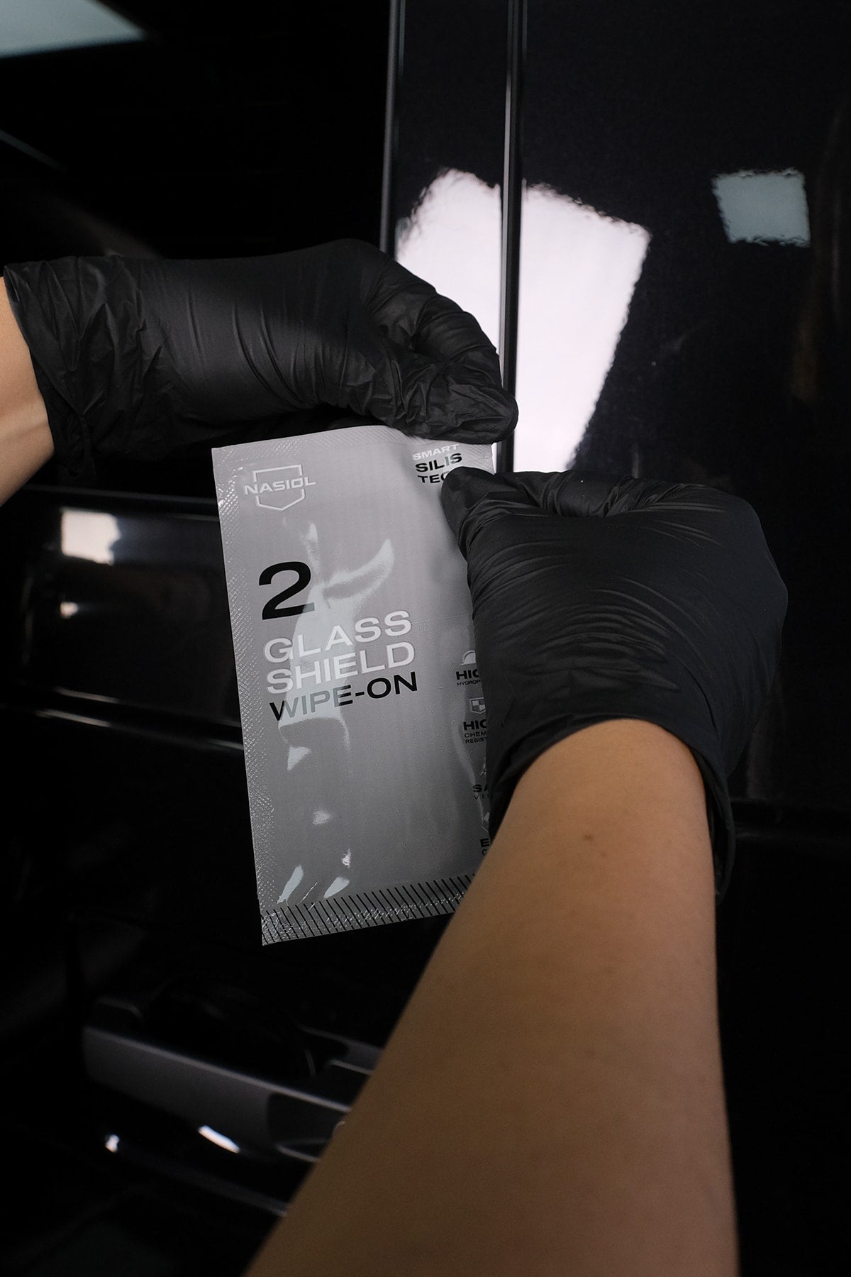 nasiol-GlasShieldWipeOn-LifeStyle-01-1200×1800-1